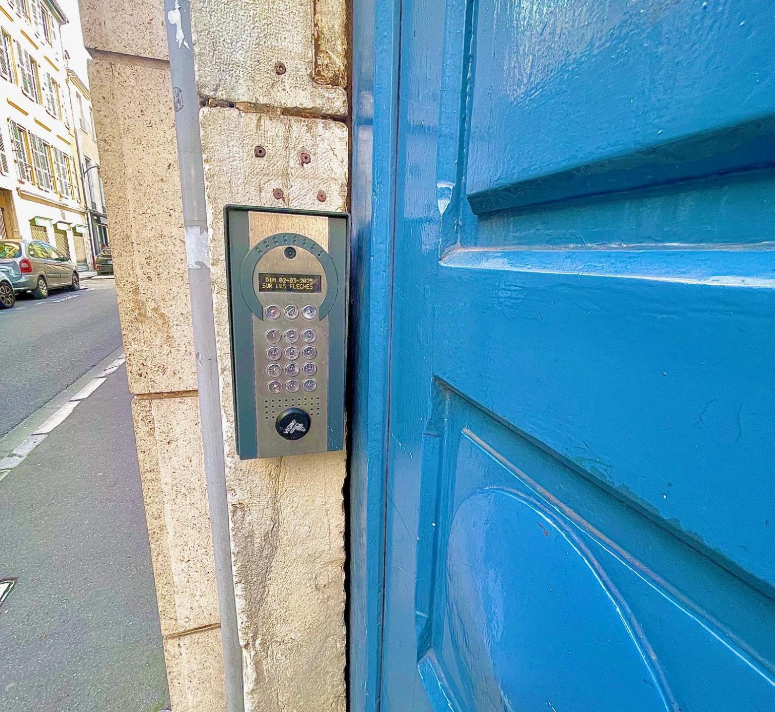 Tiny House Apartment Pau Exterior photo